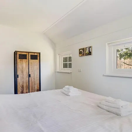 פארק נופש Boshuis Hoeve De Zuidrand לונטרן